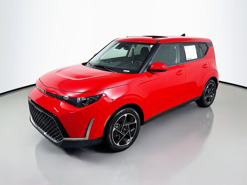 Used 2023 Kia Soul EX image 3