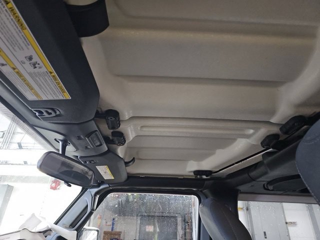 Used 2022 Jeep Wrangler Sport AWD/4WD image 15