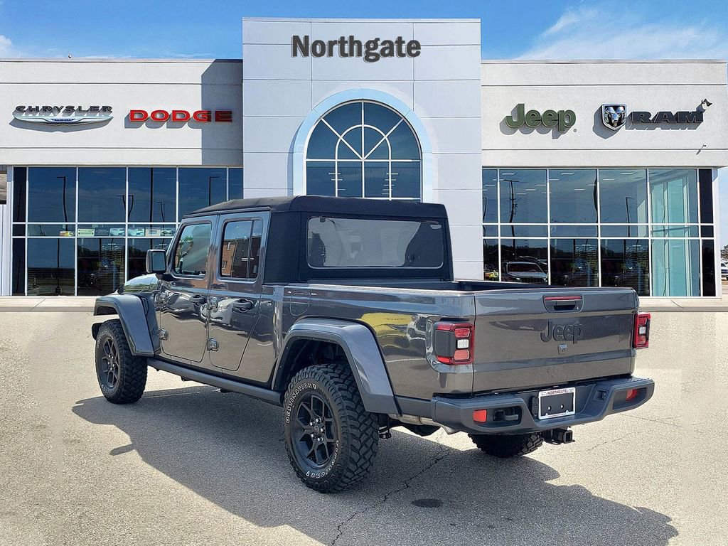 Used 2024 Jeep Gladiator Sport AWD/4WD image 3