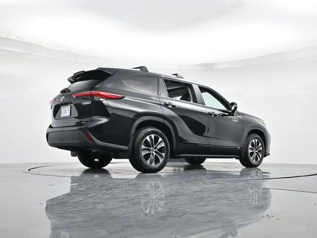 Used 2021 Toyota Highlander XLE image 31