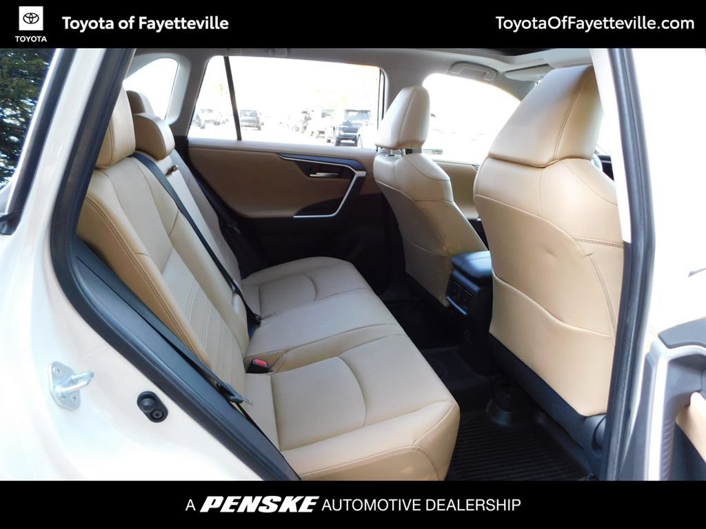 Used 2020 Toyota RAV4 Limited AWD/4WD image 5