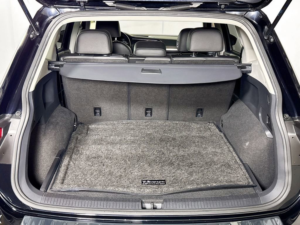 Used 2018 Volkswagen Tiguan SE AWD/4WD image 21
