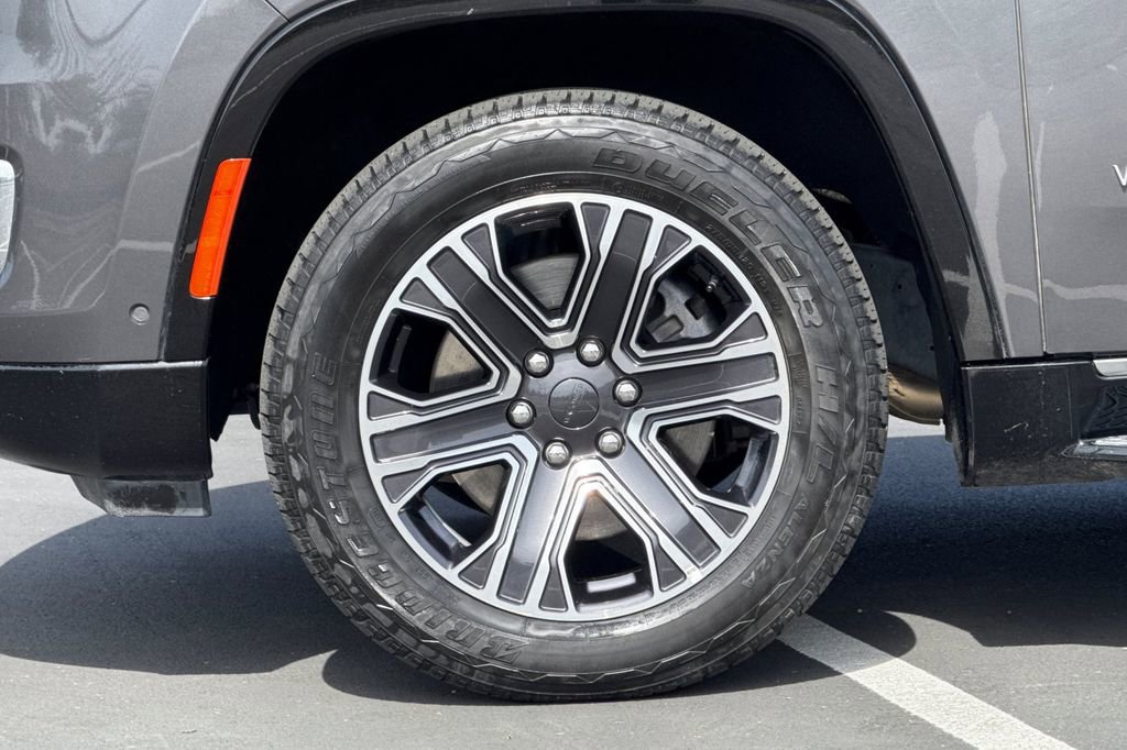 Used 2024 Jeep Wagoneer Series II w/ Flexible Seating Group image 14