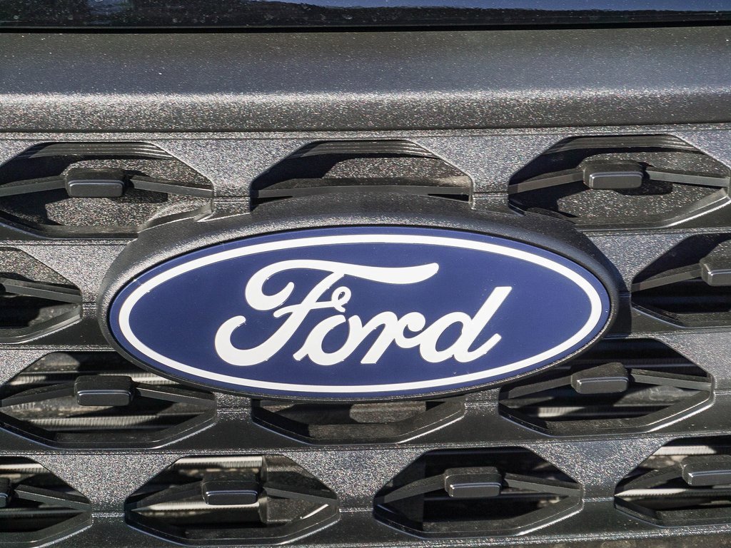 New 2025 Ford Maverick XL image 11