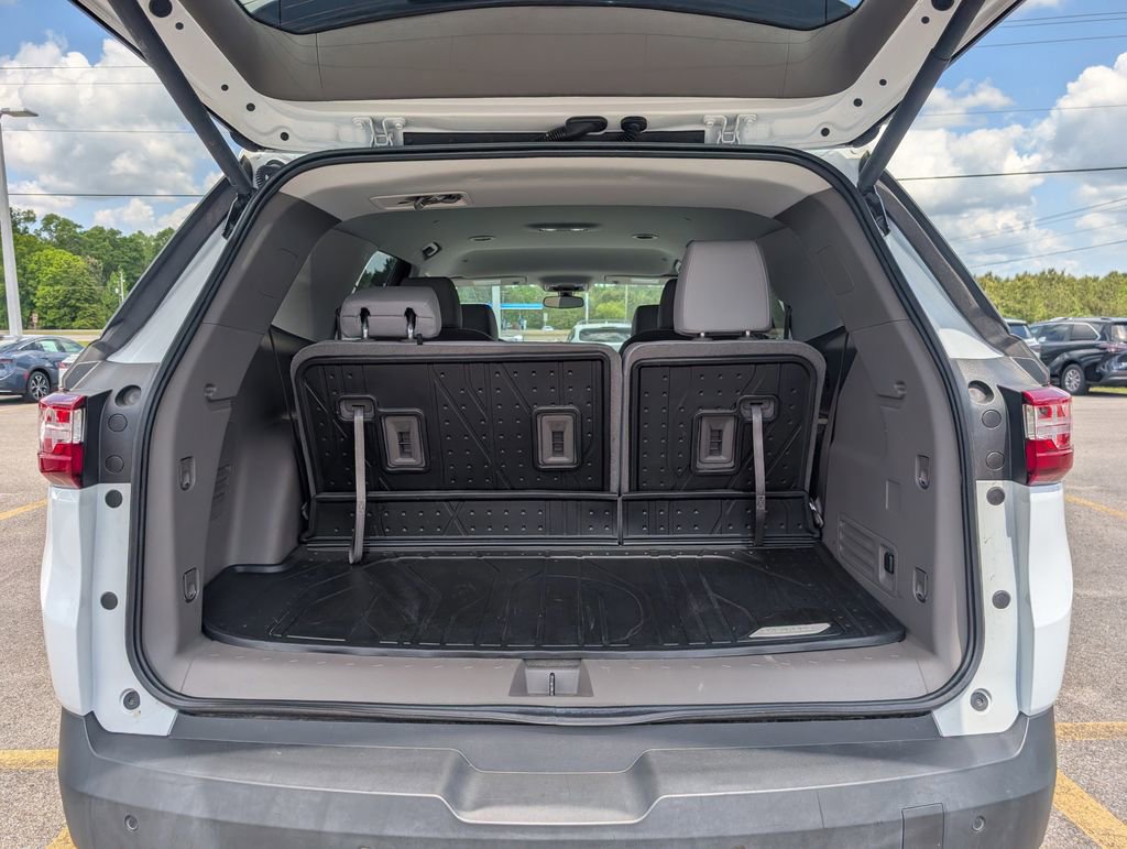Used 2021 Chevrolet Traverse LT w/ LPO, Floor Liner Package image 31
