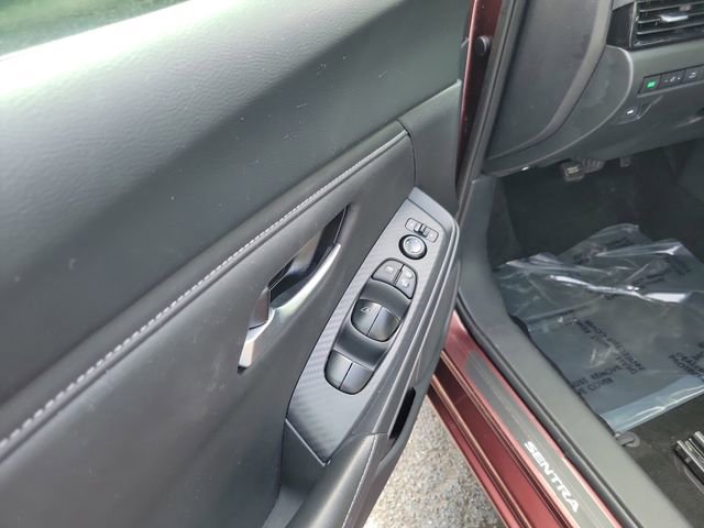 Used 2024 Nissan Sentra SV FWD image 9
