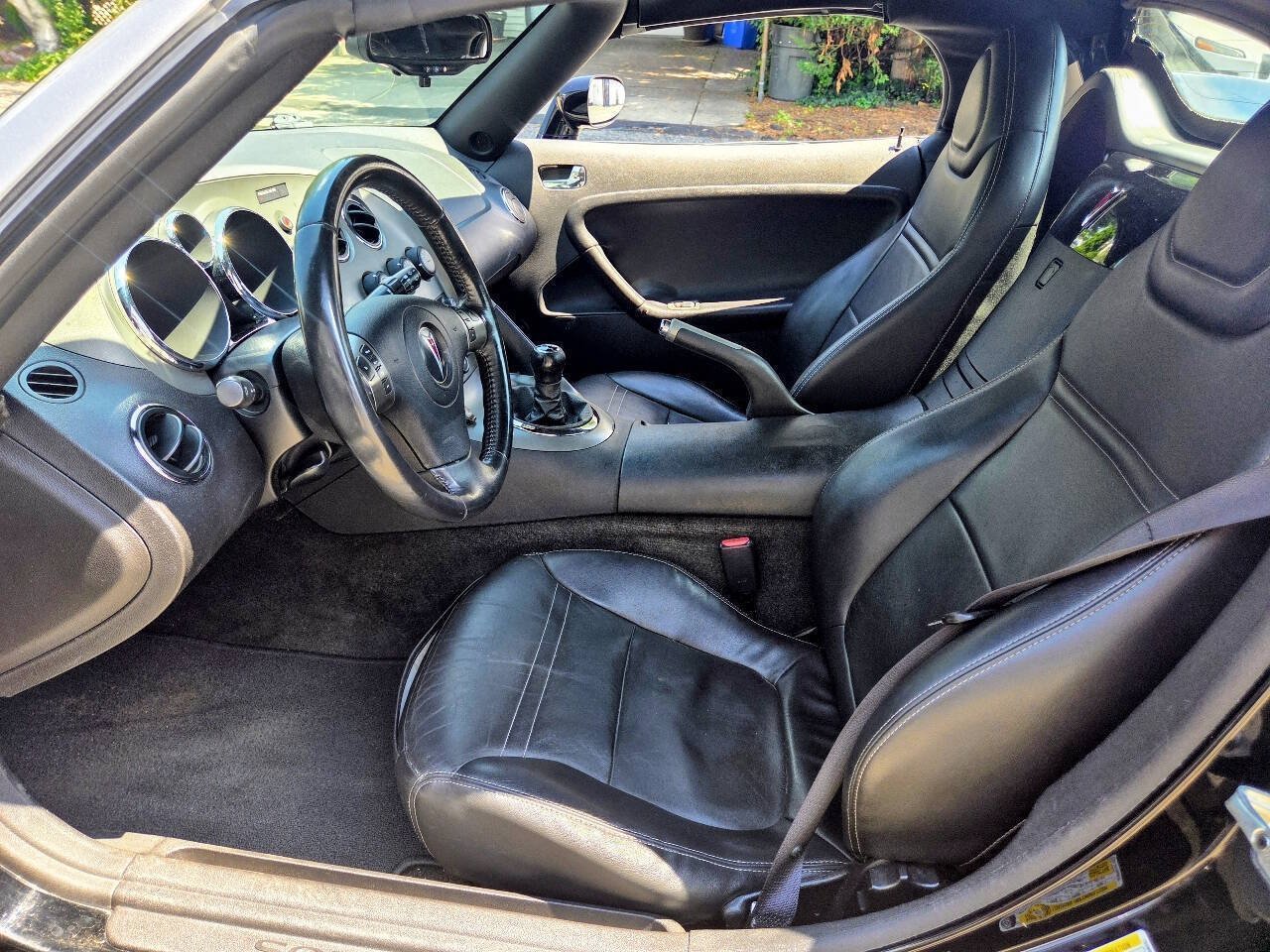 Used 2006 Pontiac Solstice Convertible w/ Premium Package RWD image 14