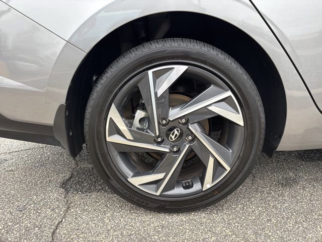 Used 2025 Hyundai Elantra SEL image 9