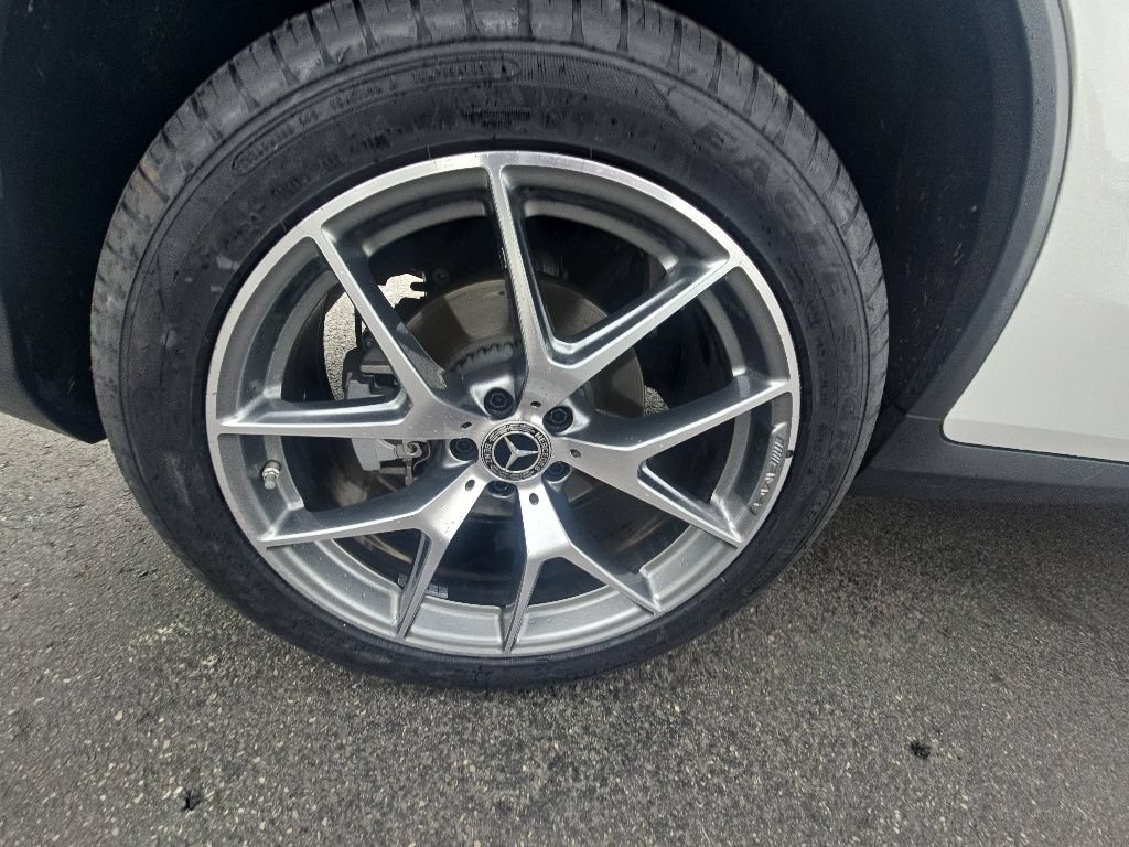 Used 2022 Mercedes-Benz GLC 300 4MATIC image 11