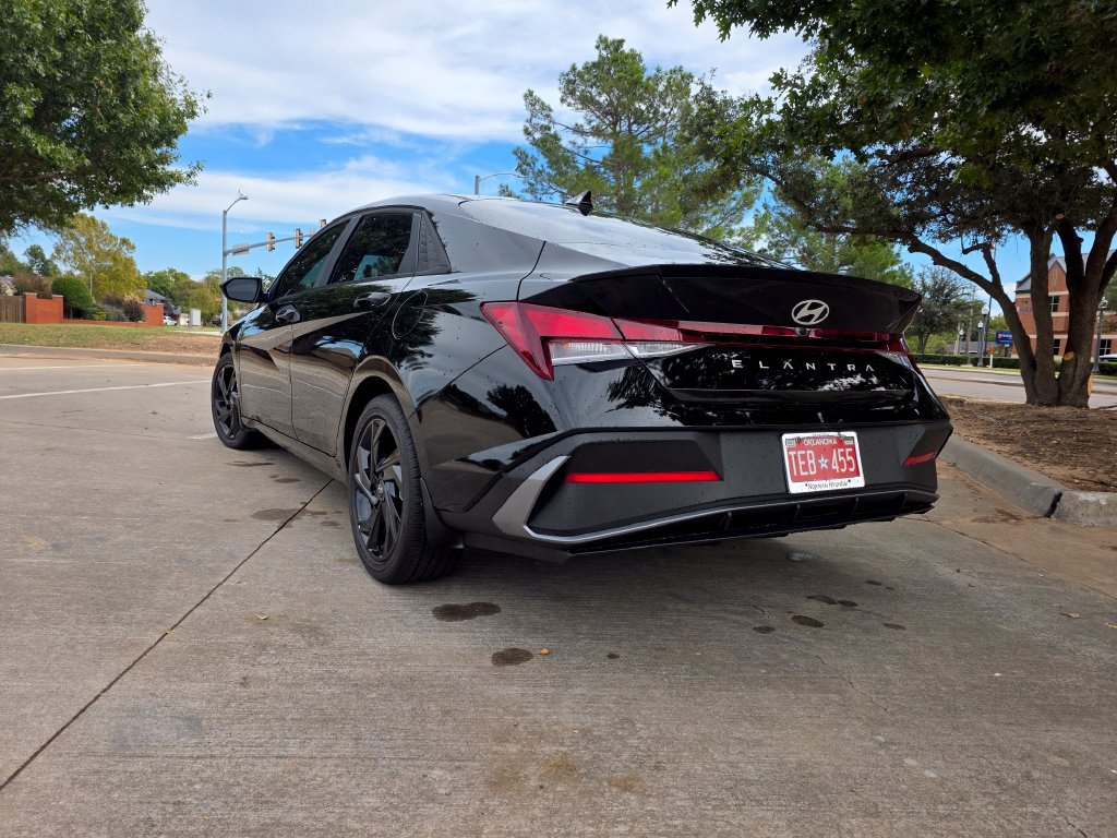 New 2026 Hyundai Elantra SEL Sport FWD image 19