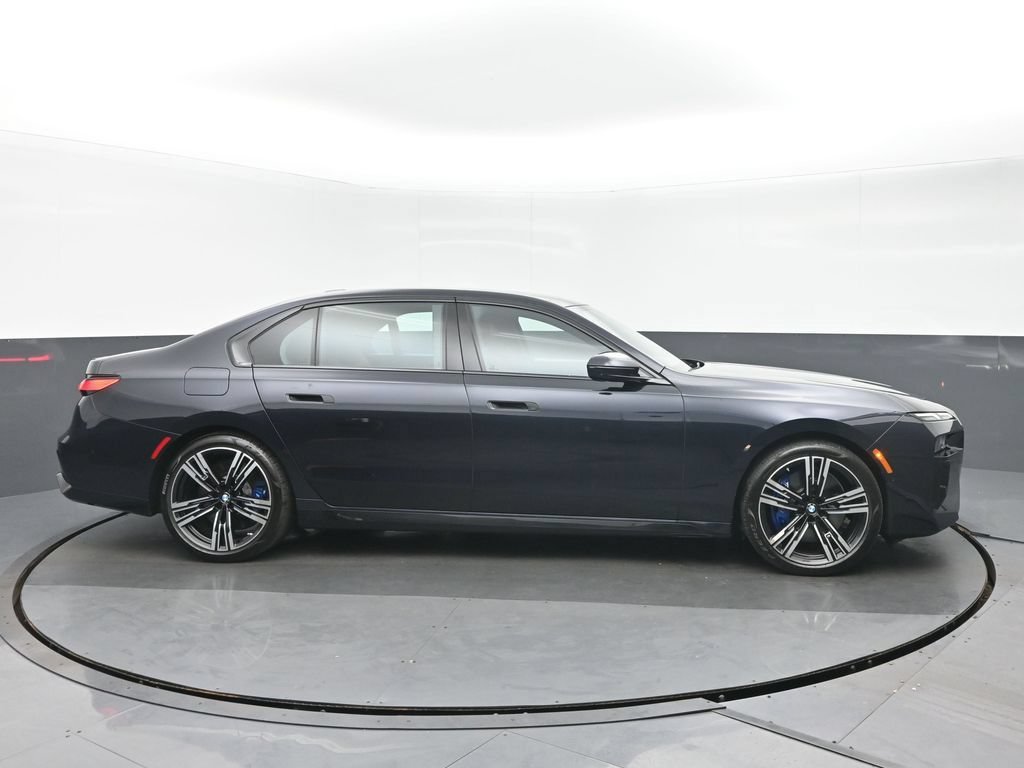 Used 2023 BMW 760i xDrive w/ Luxury Rear Seating Package AWD/4WD image 2