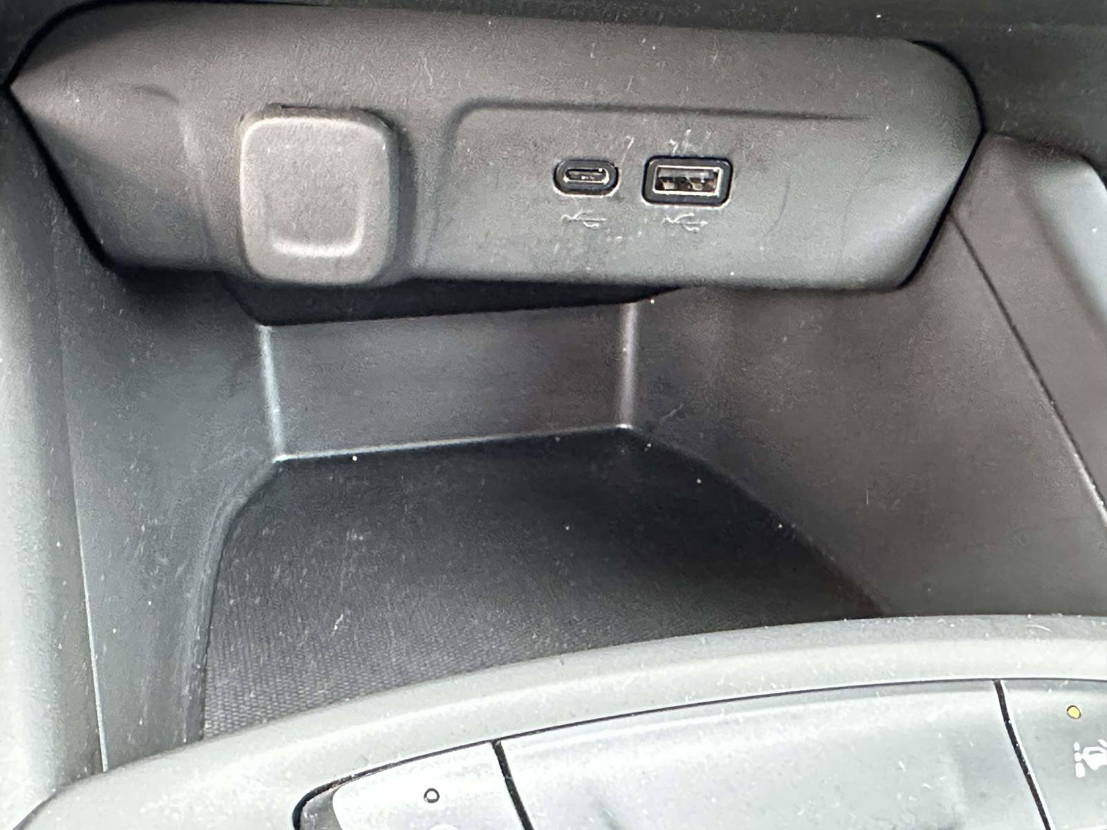 Used 2024 Chevrolet Trax LS w/ LS Convenience Package image 28