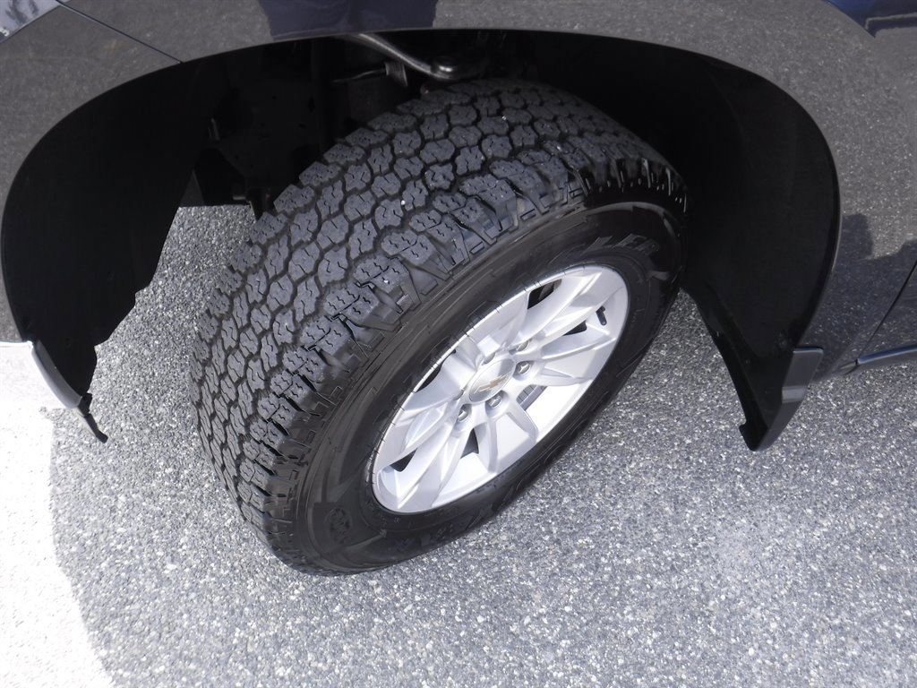 Used 2023 Chevrolet Silverado 1500 LT image 23