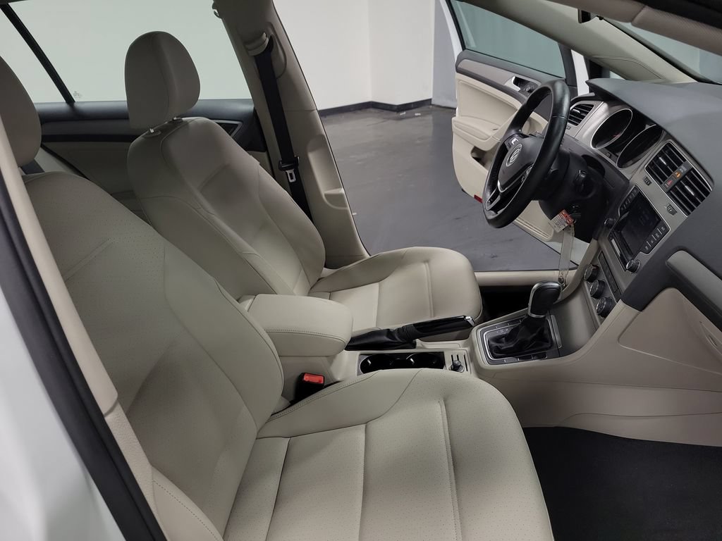 Used 2015 Volkswagen Golf S FWD image 22