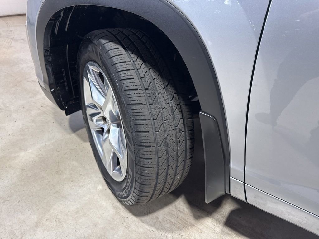 Used 2015 Toyota Highlander Limited Platinum AWD/4WD image 3