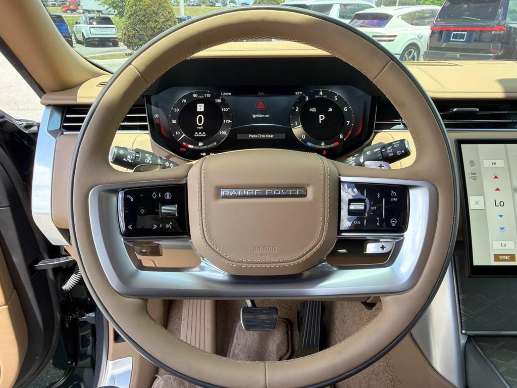 Used 2026 Land Rover Range Rover SV AWD/4WD image 28