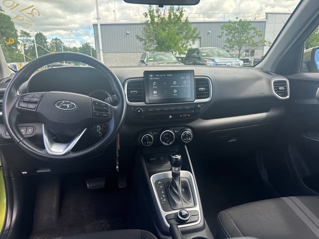 Used 2021 Hyundai Venue SEL FWD image 23
