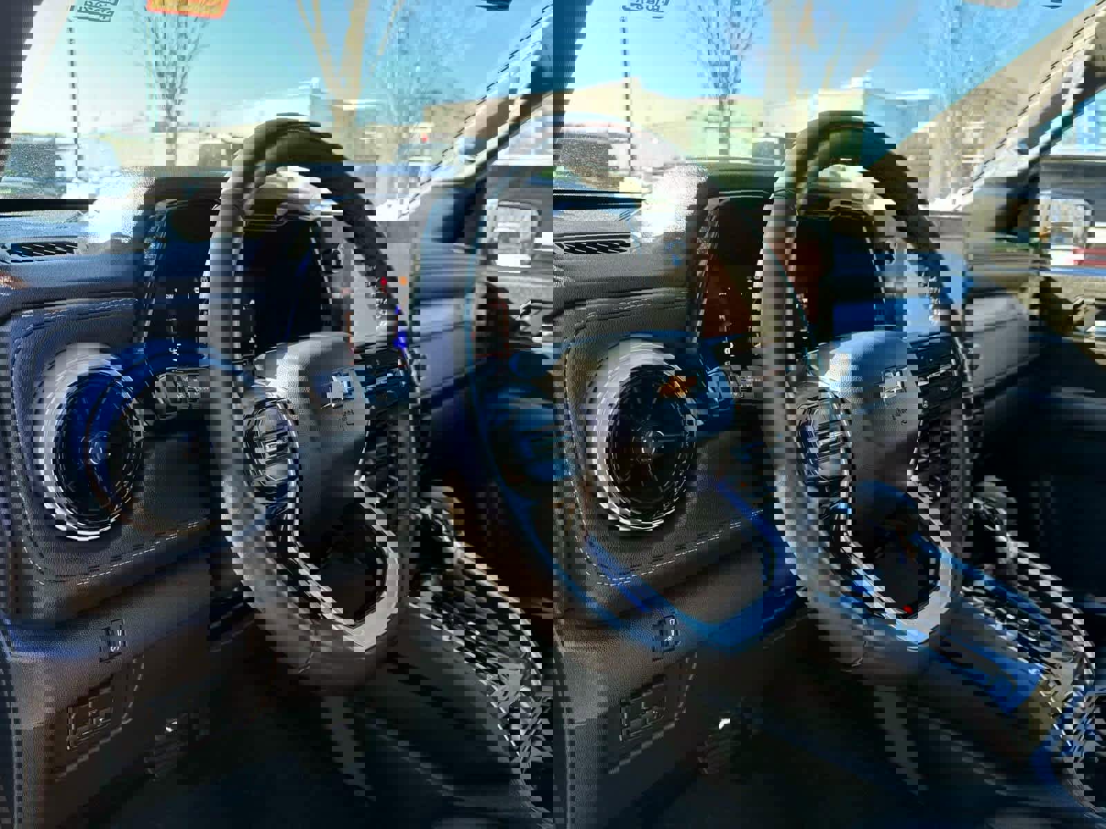 Used 2023 Chevrolet Colorado LT w/ LT Convenience Package III image 12