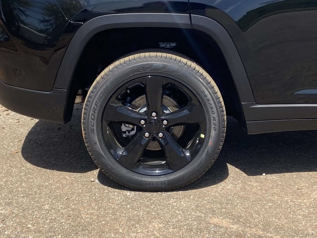 New 2026 Jeep Grand Cherokee Limited w/ Limited Altitude Package RWD image 38