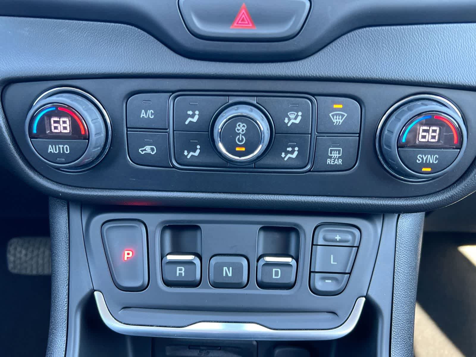Used 2019 GMC Terrain SLT w/ Preferred Package FWD image 31