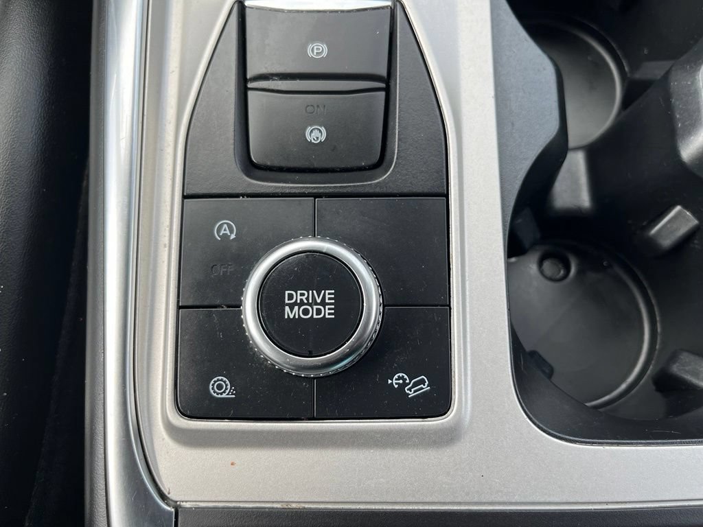 Used 2023 Ford Explorer XLT w/ Equipment Group 202A AWD/4WD image 14