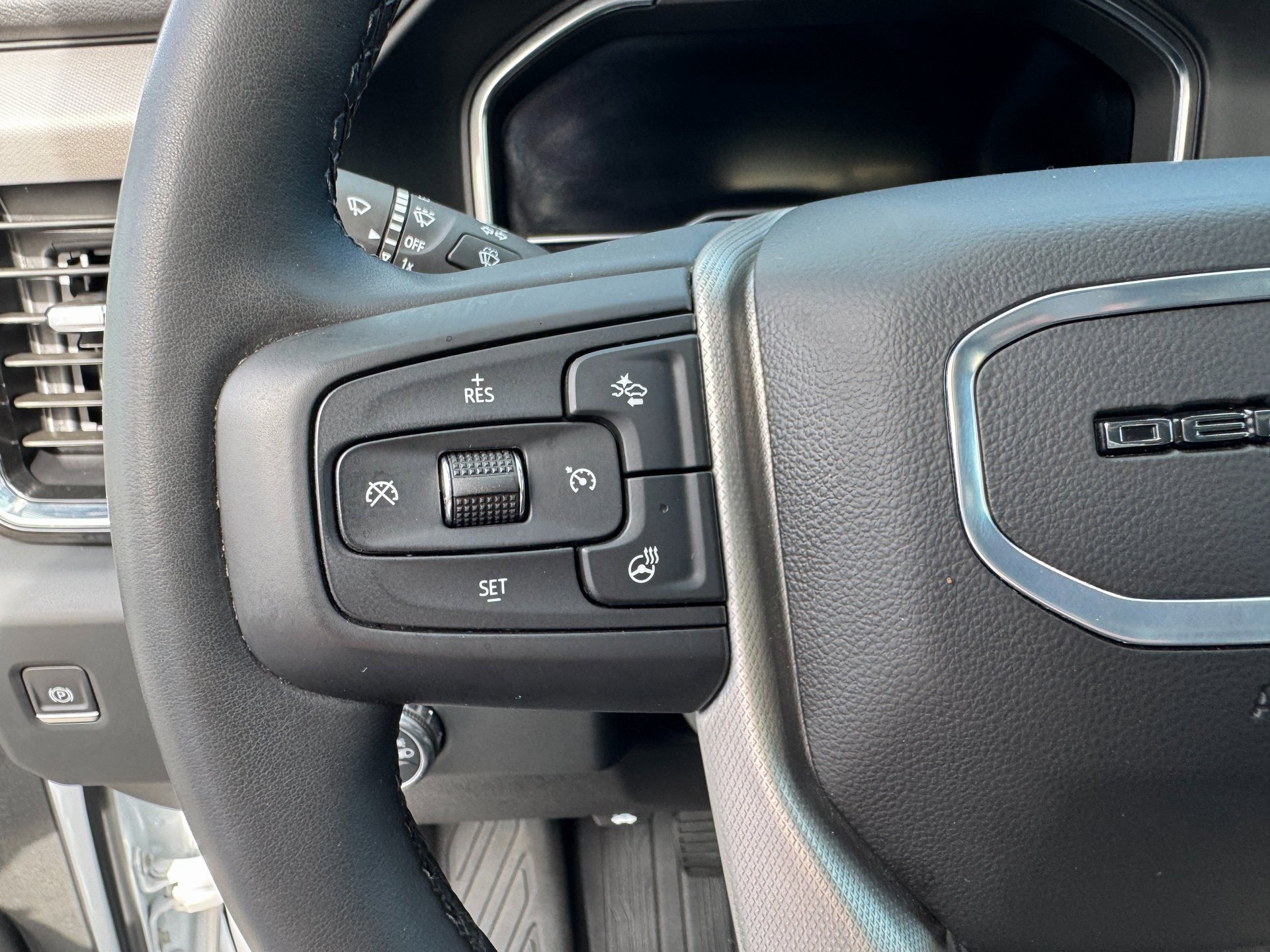 Used 2024 GMC Sierra 3500 Denali image 24