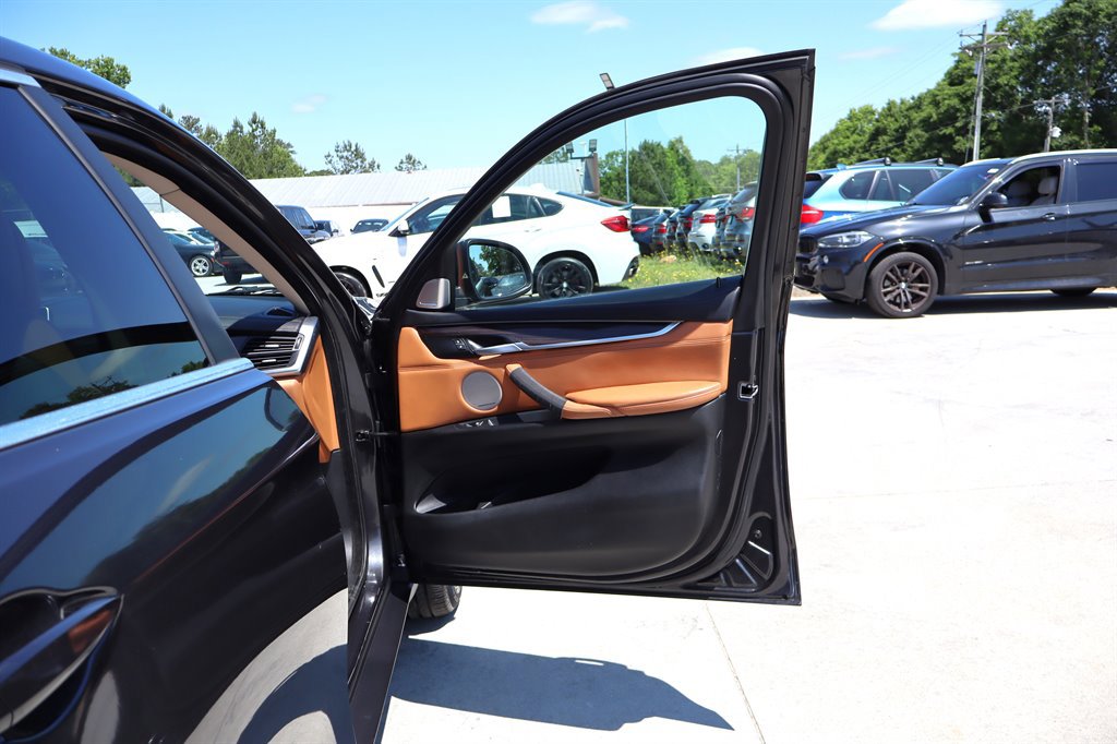Used 2015 BMW X6 xDrive50i AWD/4WD image 42