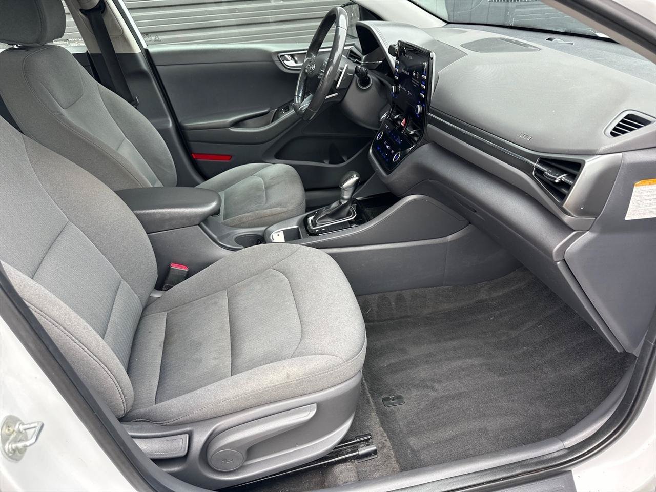Used 2021 Hyundai Ioniq SEL FWD image 19
