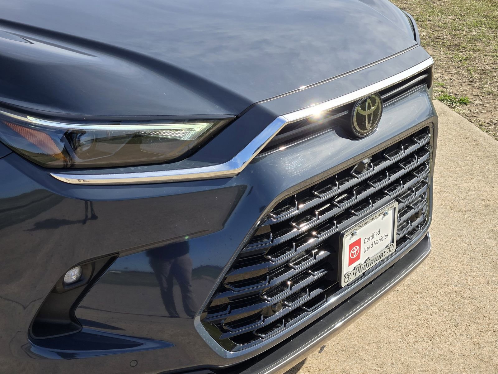 Used 2024 Toyota Grand Highlander Platinum image 12