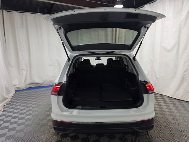 Certified 2022 Volkswagen Tiguan SE image 36