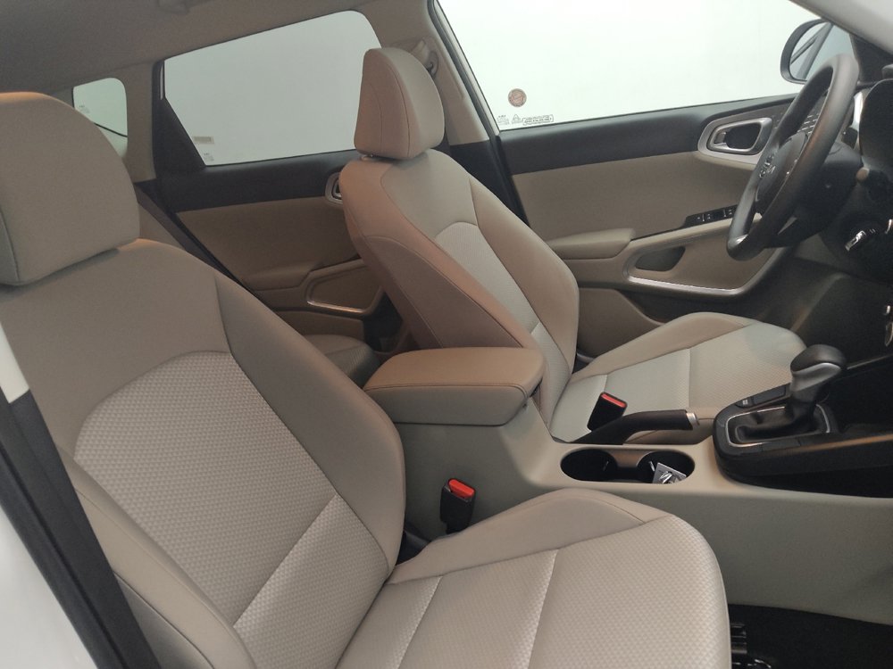 Used 2025 Kia Soul LX FWD image 21