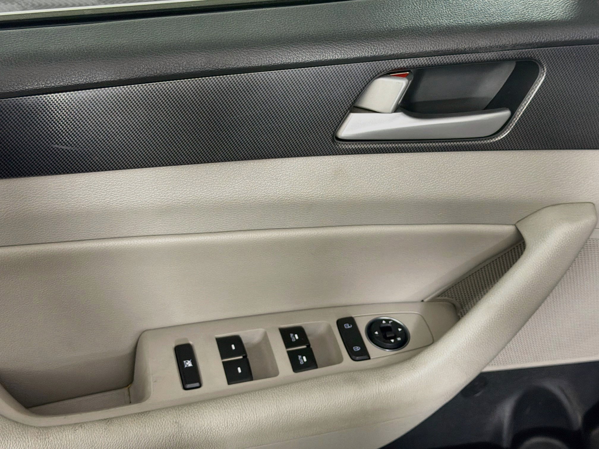 Used 2016 Hyundai Sonata Sport w/ Option Group 02 FWD image 15