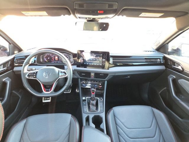 Used 2025 Volkswagen Jetta GLI Autobahn image 21
