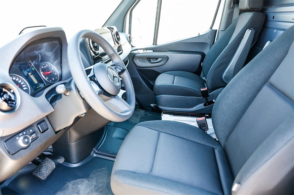 New 2025 Mercedes-Benz Sprinter 2500 image 16