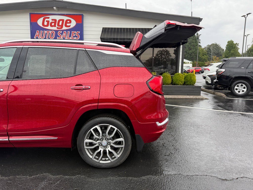 Used 2024 GMC Terrain Denali w/ Denali Premium Package image 7