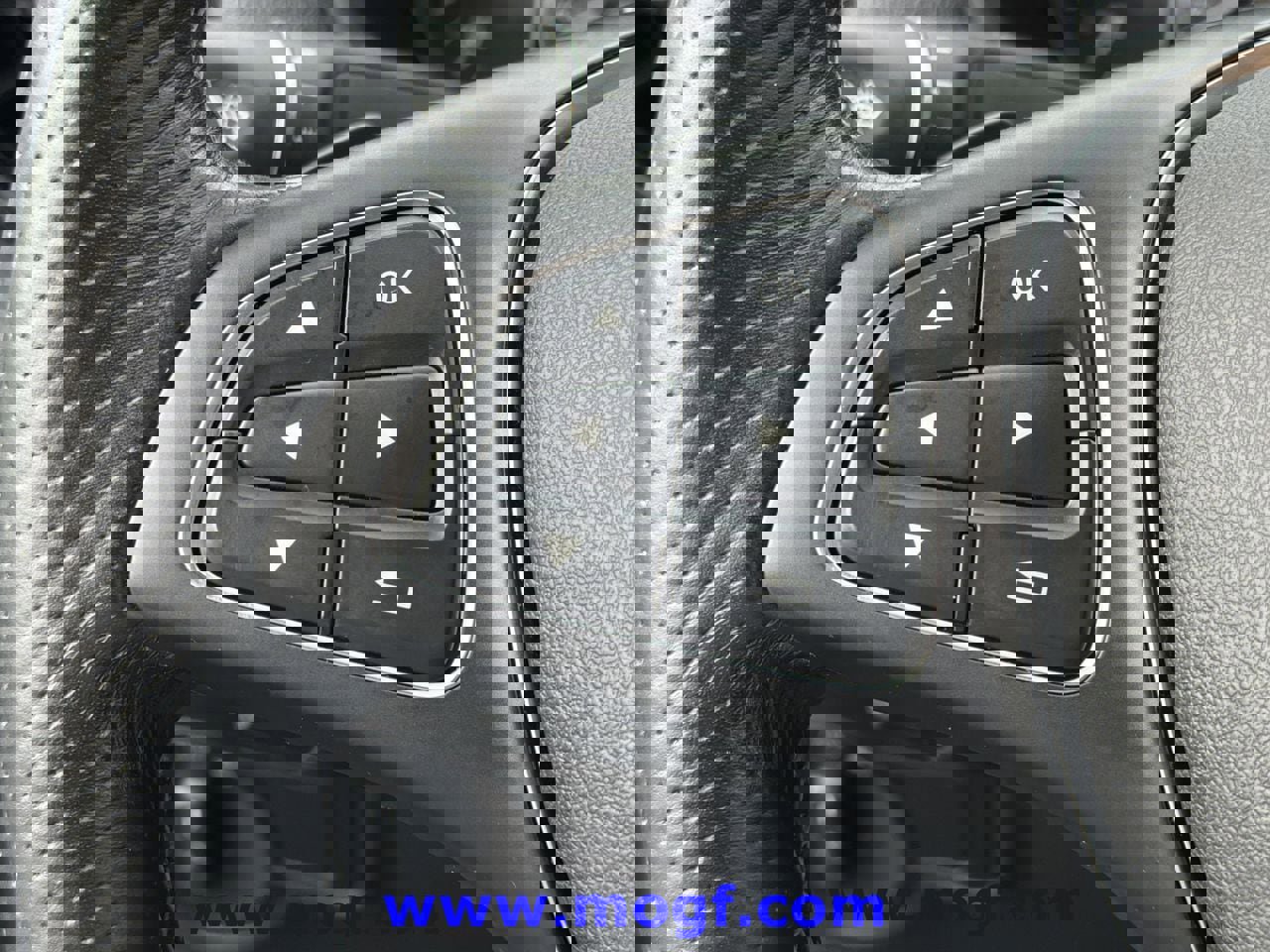 Used 2023 Mercedes-Benz Metris image 8