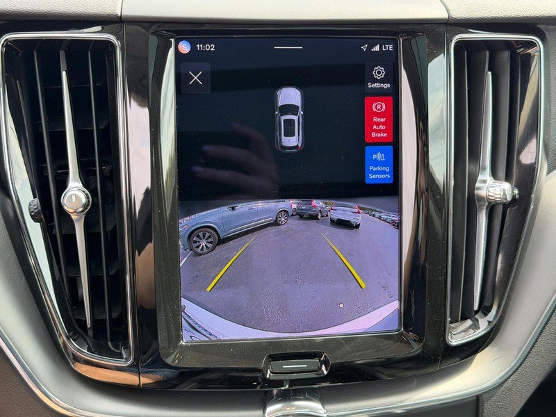 Certified 2023 Volvo XC60 B5 Core AWD/4WD image 23