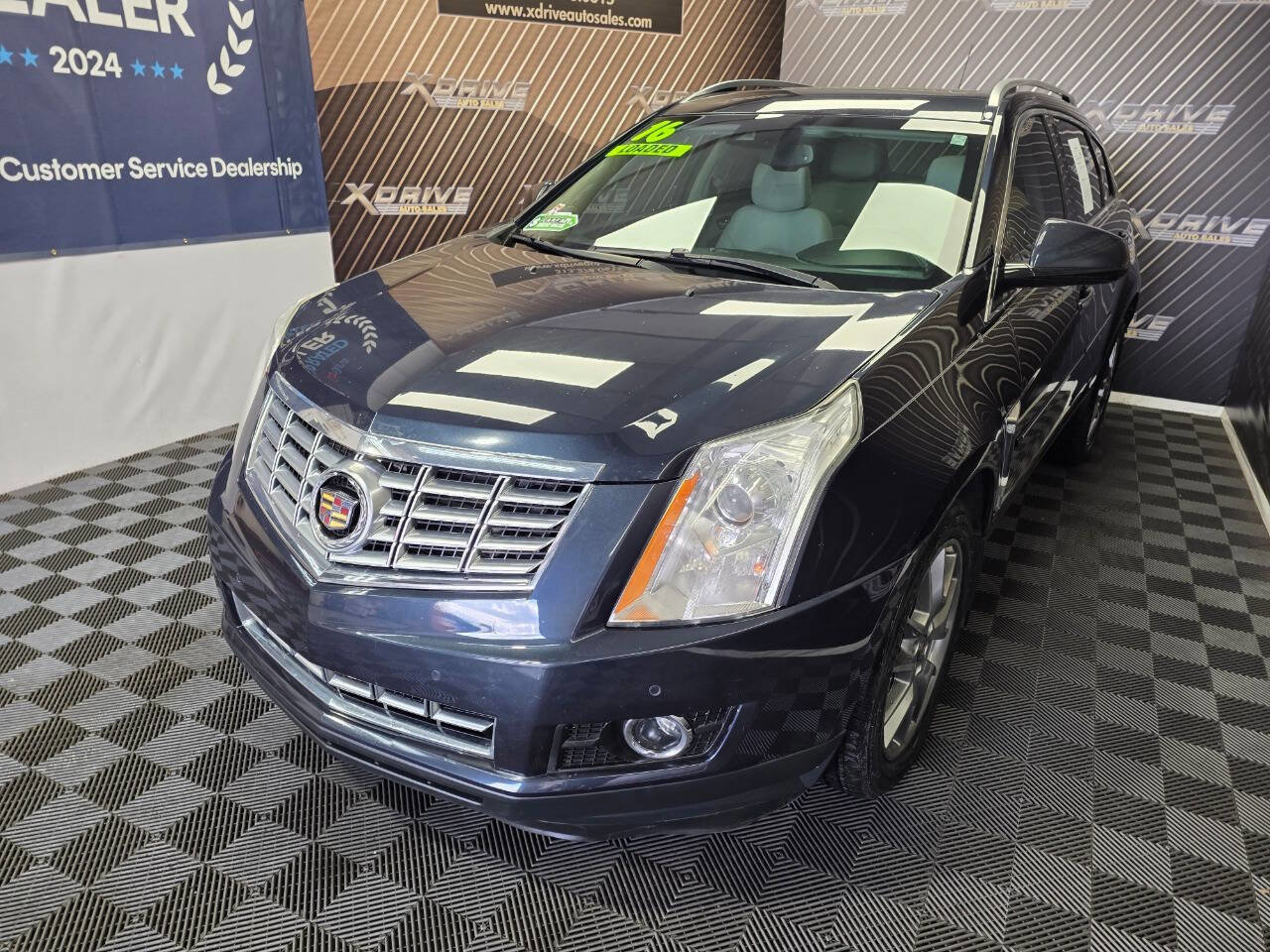 Used 2016 Cadillac SRX Premium FWD image 2