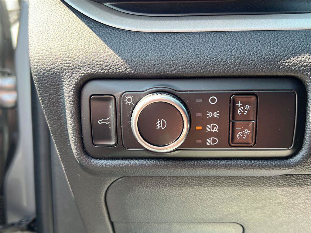 Used 2023 Ford Explorer XLT w/ Equipment Group 202A AWD/4WD image 7