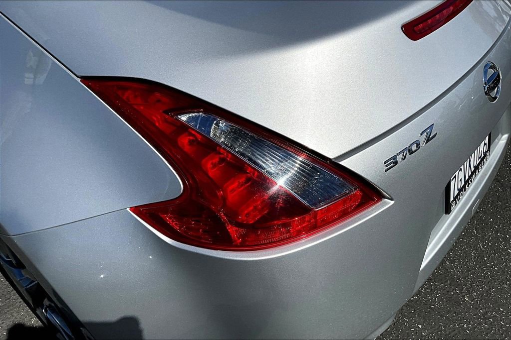 Used 2014 Nissan 370Z Coupe image 18