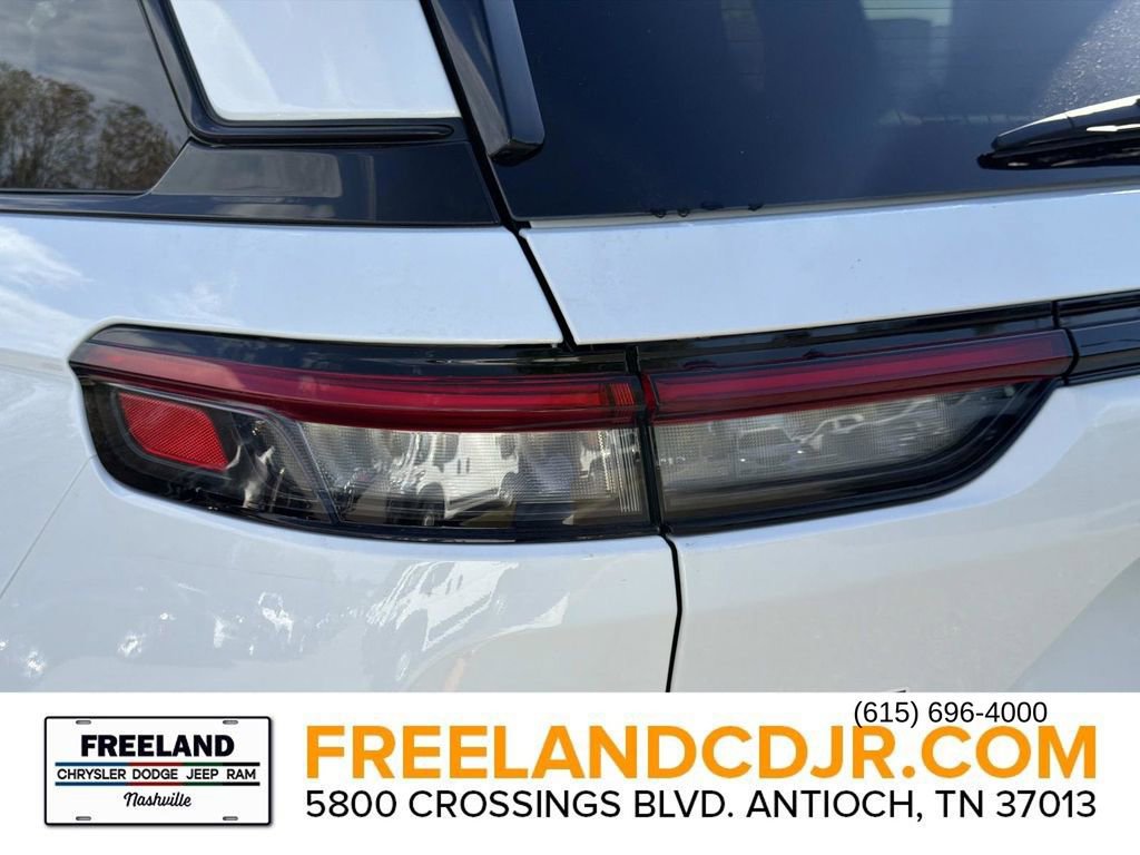 New 2025 Jeep Grand Cherokee 4WD image 11