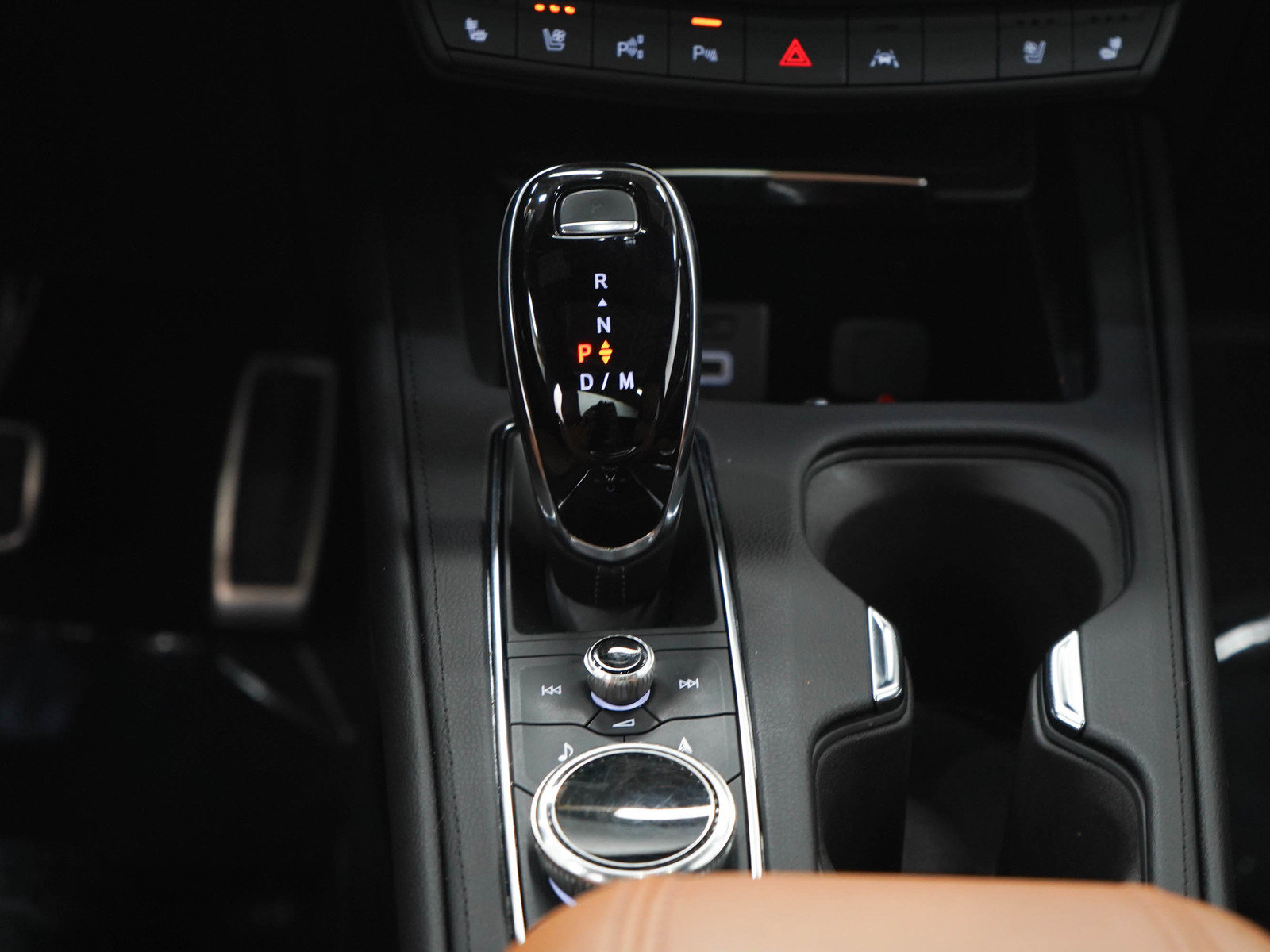 Used 2022 Cadillac XT4 Sport w/ LPO, Onyx Lite Package AWD/4WD image 19