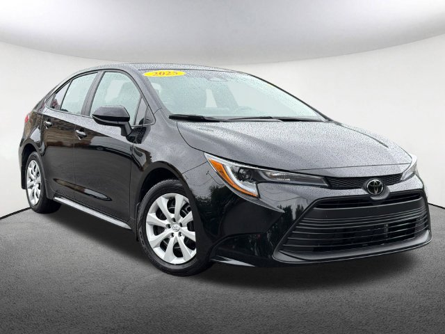 Used 2025 Toyota Corolla LE FWD image 17
