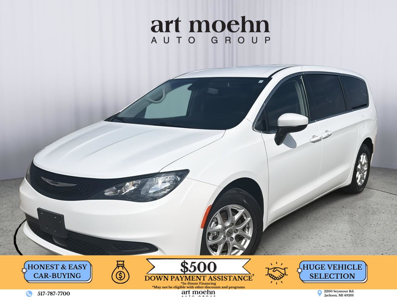 Used 2023 Chrysler Voyager LX image 1