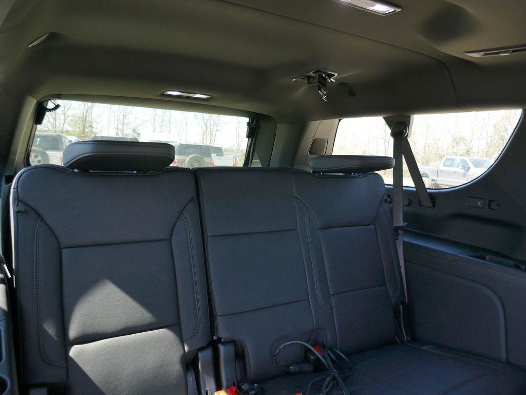 New 2026 Chevrolet Suburban Z71 image 15