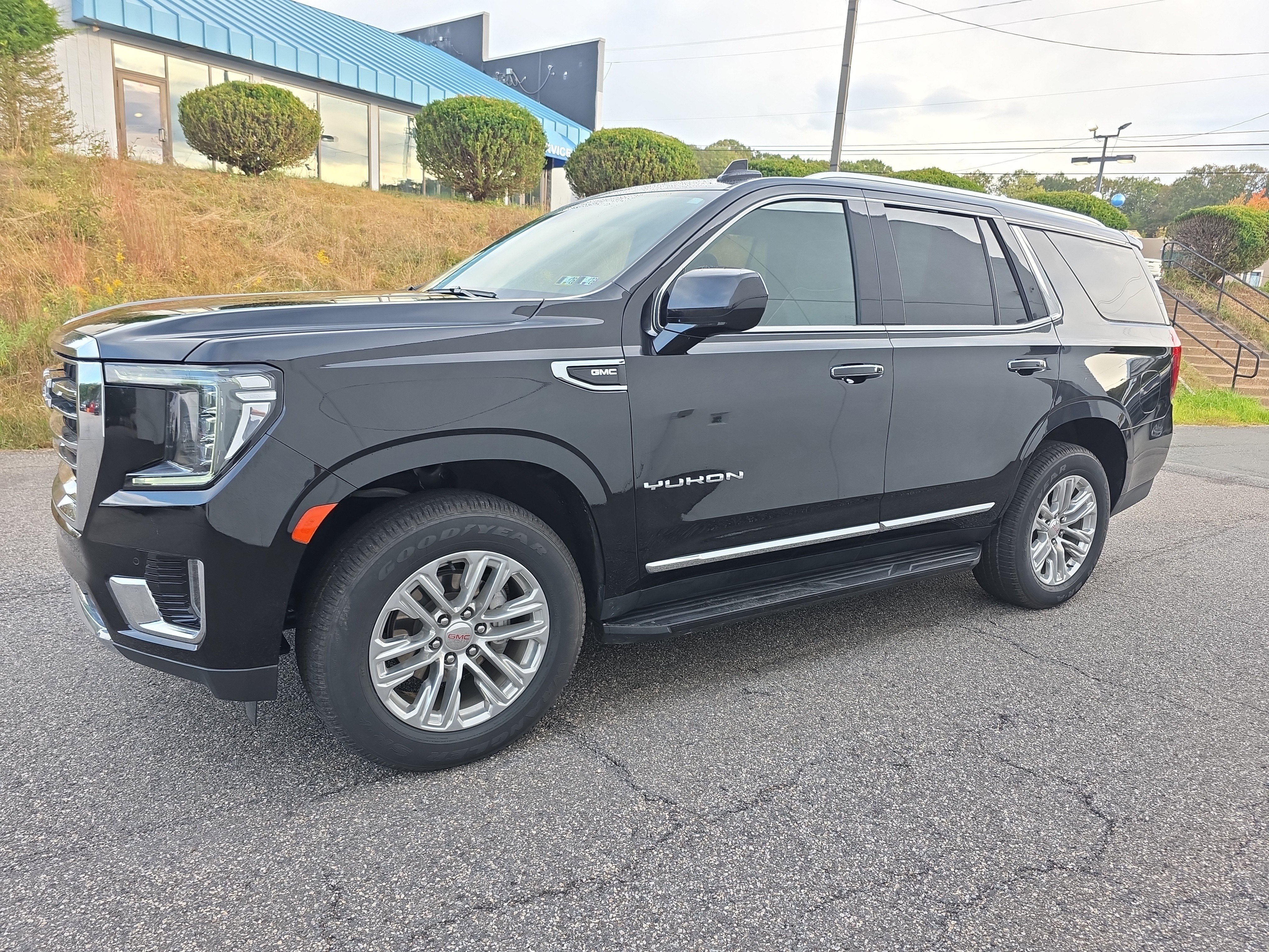 Used 2024 GMC Yukon SLT image 32