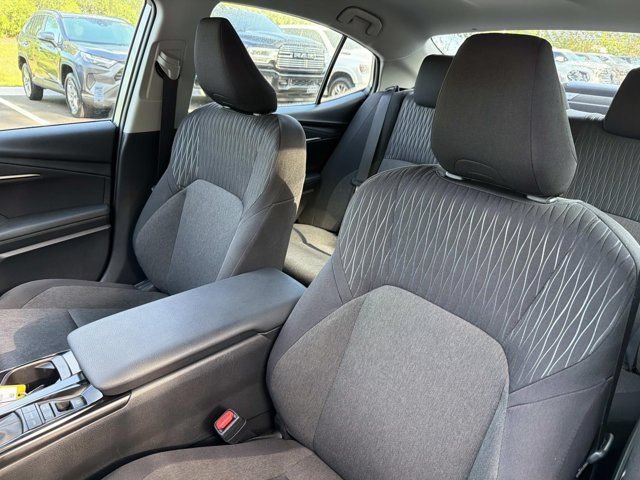 Used 2025 Toyota Camry LE FWD image 10