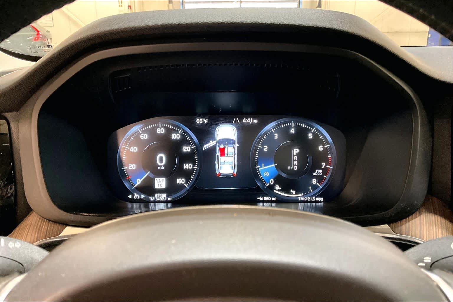 Used 2021 Volvo XC60 T5 Momentum w/ Premium Package AWD/4WD image 25