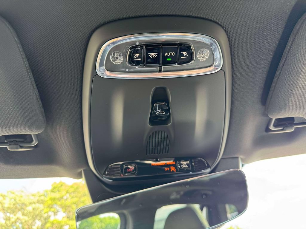 Used 2016 Volvo XC90 T6 Momentum AWD/4WD image 34