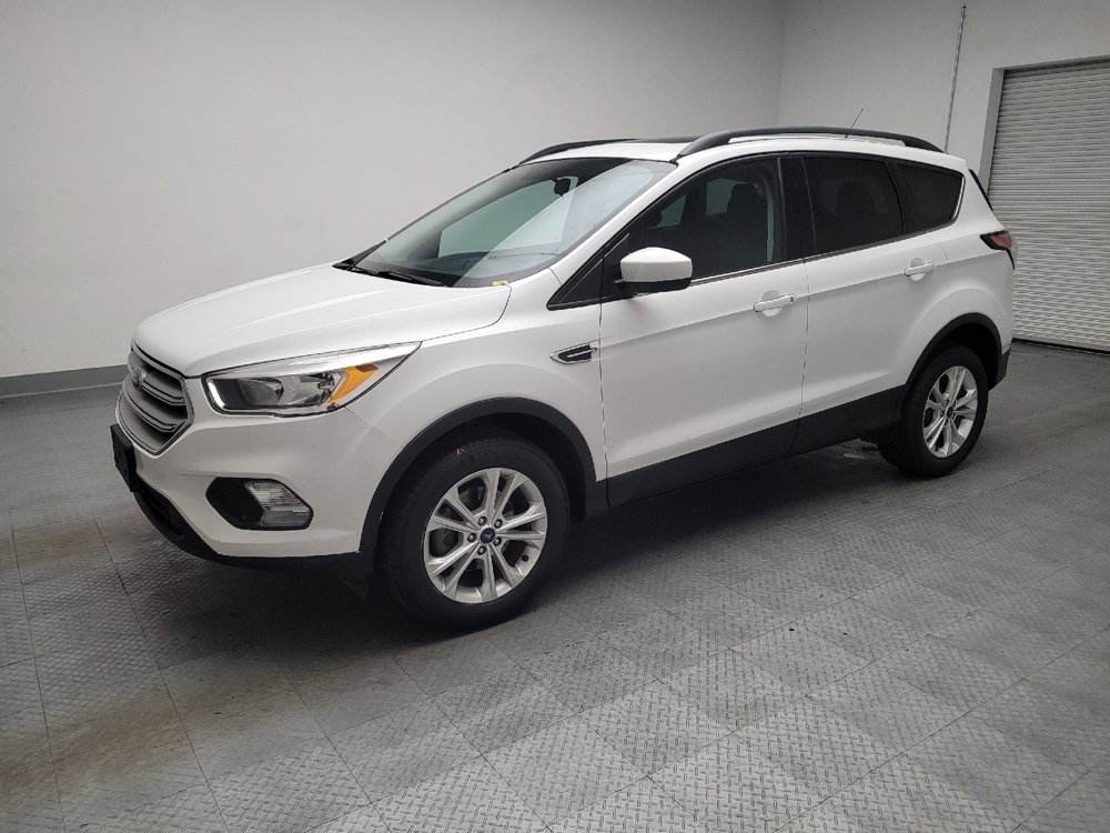 Used 2018 Ford Escape SE FWD image 2